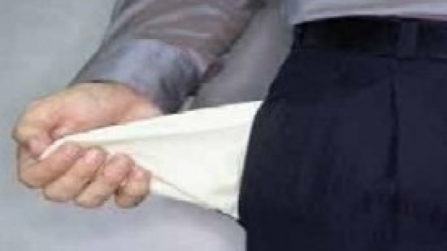 La crisi non molla, ma cresce la fiducia