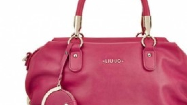 Borsa Liu Jo ora si pu&ograve; trovare a met&agrave; a prezzo.