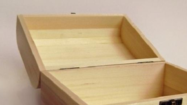 Scatola in legno per il decoupage