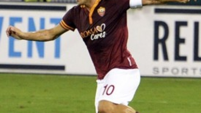 Francesco Totti in campo per Juventus-Roma 