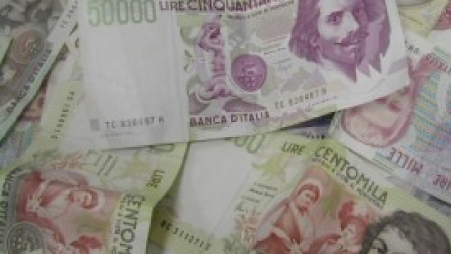 Si ritorna alla lira? E' solo una bufala