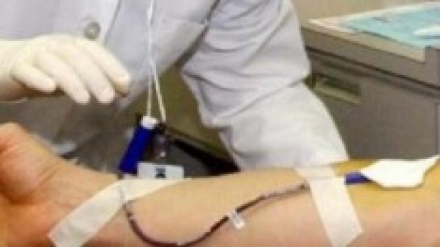 Ebola, restrizioni per le donazioni di sangue