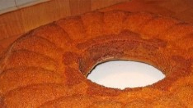 Ricette dolci: ciambella con gocce di cioccolato 