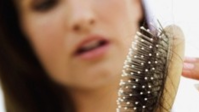 caduta di capelli dopo il parto