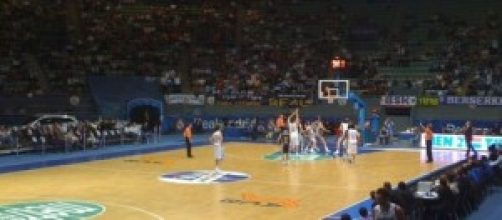 Un partido de baloncesto con cuatro minutos menos.