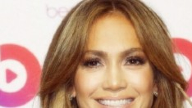 Jennifer Lopez hairstyle 