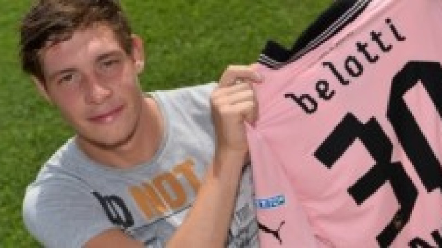 l'attaccante rosanero Belotti