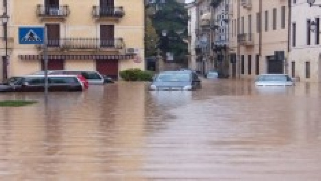 Meteo: alluvioni in Toscana e Lazio, due morti