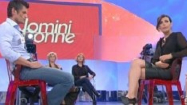 Uomini e donne replica oggi 15 ottobre
