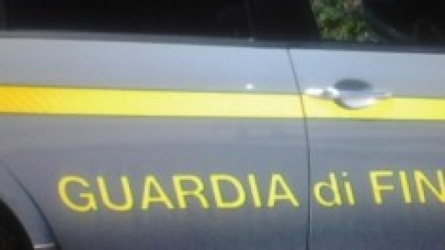 Arrestati ladri travestiti da finanzieri