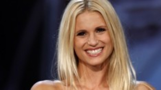 Michelle Hunziker, conduttrice di Zelig