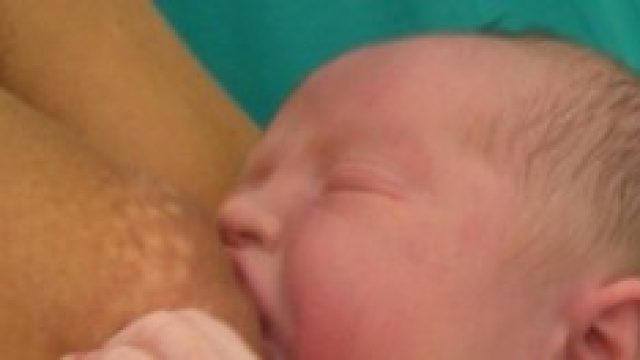 Quando il neonato vuole la poppata 