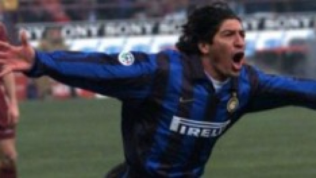 L'attaccante Ivan Zamorano