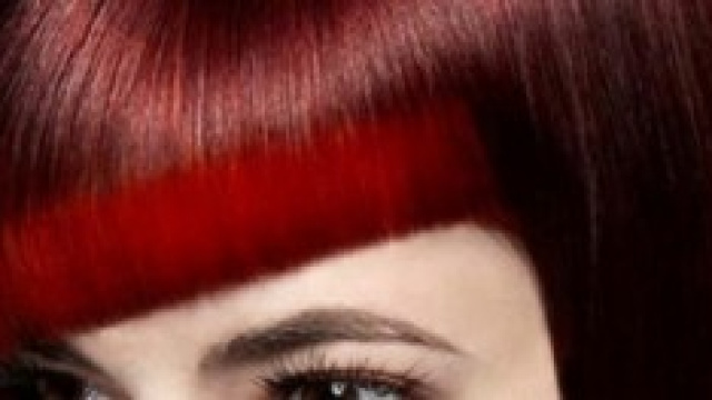 Versione del bob in due gradazioni di rosso
