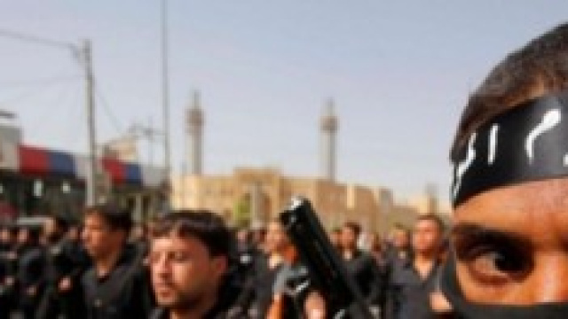 I guerrieri dell'ISIS combattono 