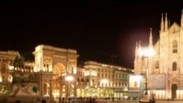 Milano - panoramica  di Piazza Duomo