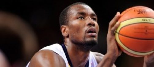 Serge Ibaka en un partido.