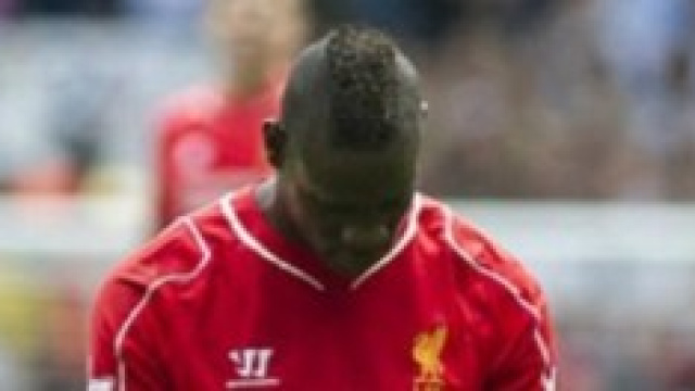 Mario Balotelli dopo un errore