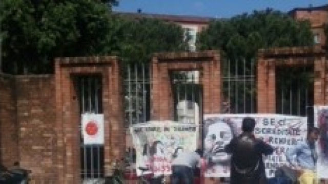 striscioni esposti dal Movimento Stamina a Brescia