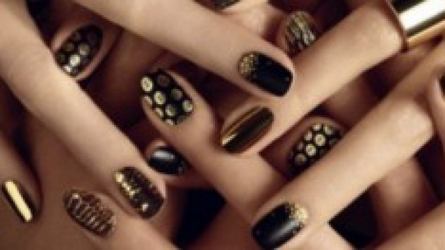 Nail art moda inverno 2015: i colori smalti trendy