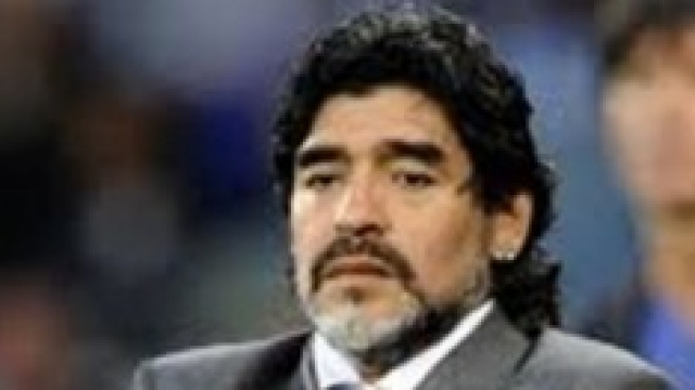 Maradona aggredisce la compagna Rocio Oliva.