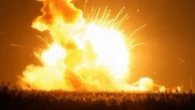  Razzo vettore Antares NASA esplode al lancio