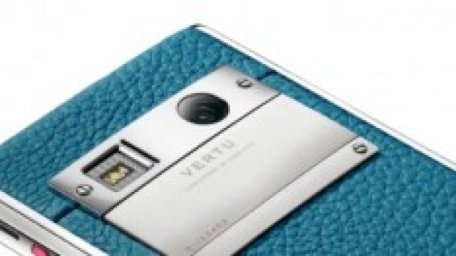 Vertu lancia Astor, smartphone da 4900 euro