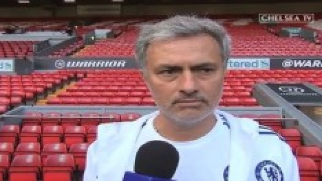 Jos&egrave; Mourinho in testa con il suo Chelsea 