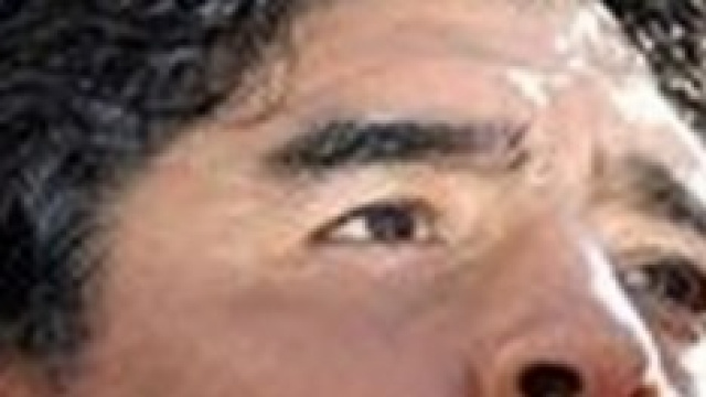 Maradona aggredisce la fidanzata Rocio, video
