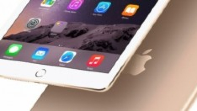 Nuovo Apple iPad Air 2 nella colorazione Gold.