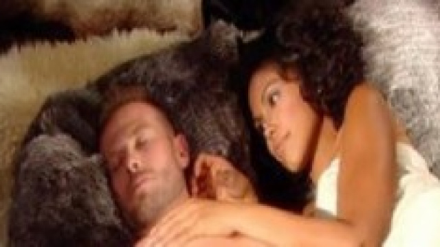 Rick tradisce Caroline con Maya