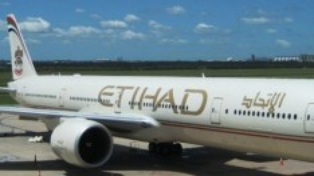 Come candidarsi per assistenti all'Etihad. 