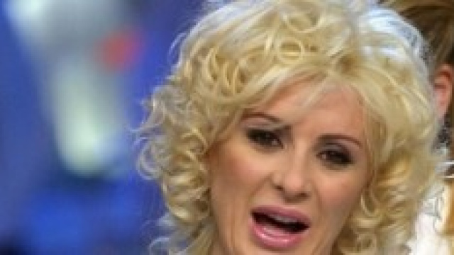 Tina CIpollari ritenuta troppo volgare