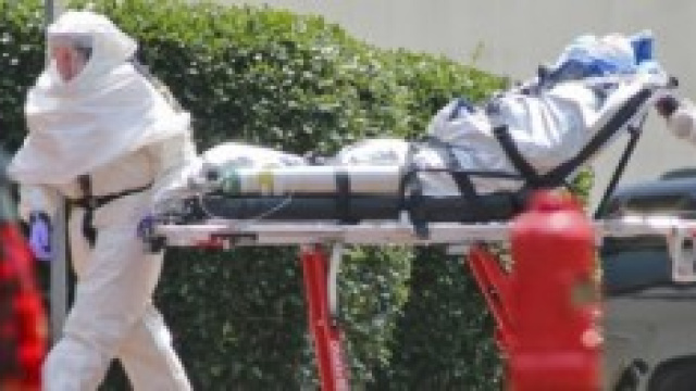 Un malato di Ebola assistito