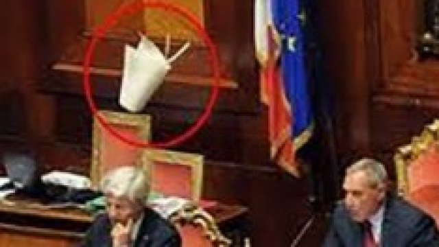 Jobs Act, scatta la fiducia e la rissa