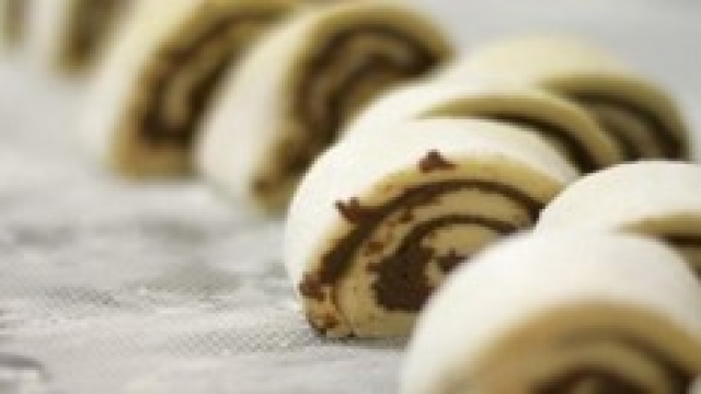 Ricette dolci, rotolo alla nutella con panna 