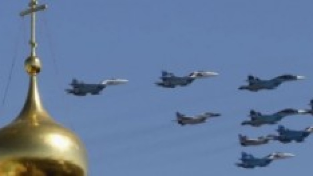 aerei russi in volo sul Cremlino