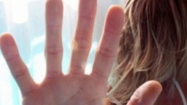 Ragazza violentata nel giorno del 18&deg; compleanno