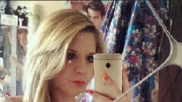Serena Bowes sostiene di essere stata stuprata