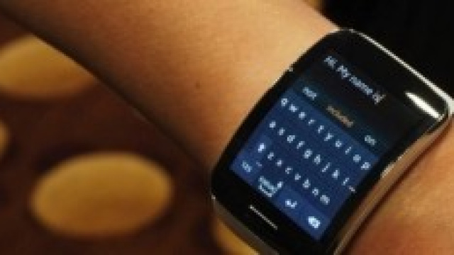 Idee Natale Samsung Gear S: scheda tecnica, prezzo