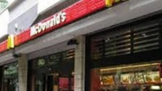 Roma, Mc Donald's, tentano di rapire una bambina.