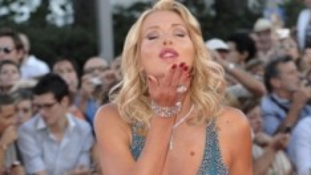 Valeria Marini showgirl e imprenditrice