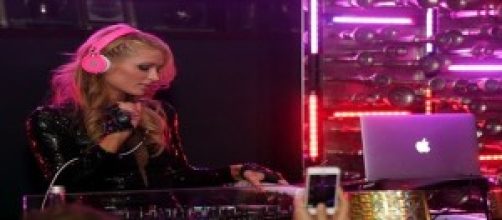 Par&iacute;s Hilton Dj internacional