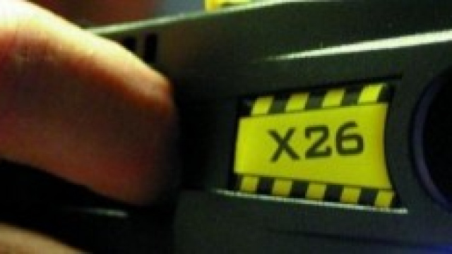 Tortura ex datore di lavoro che l'aveva licenziata