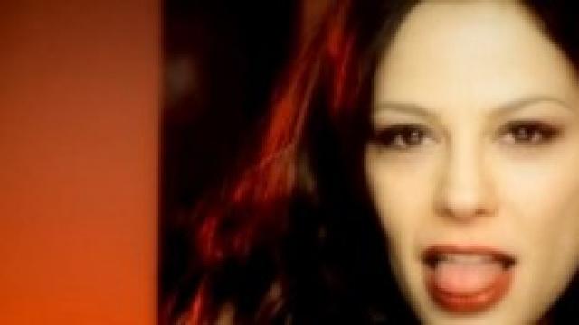 Naike Rivelli nel video Defaillance