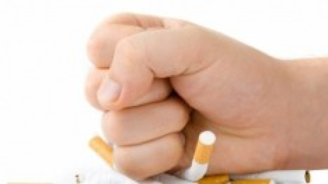 Gesto simbolico contro le sigarette