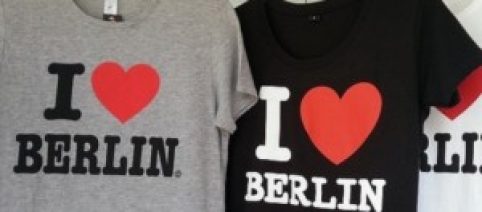 Camisetas feministas por mujeres esclavas