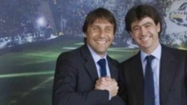 Conte e Agnelli alla presentazione nel 2011