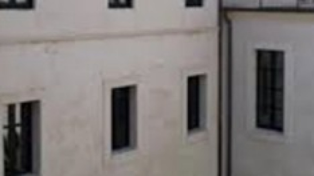 Vibo Valentia, docente ferito da pistola.