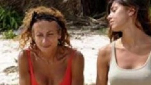 Belen e Luxuria durante l'isola dei famosi 6